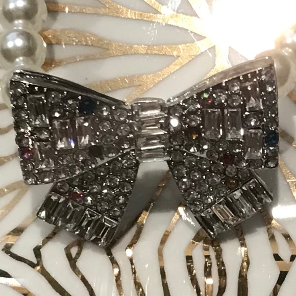 Betsey Johnson Bow Bracelet - Picture 2 of 2